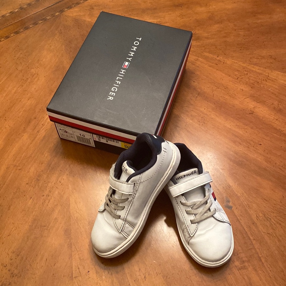 Tommy Hilfiger sneakers with Velcro closure
